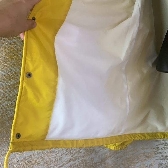 Vans Yellow Torrey Sulphur Coaches menโs Jacket size M - Picture 10 of 15